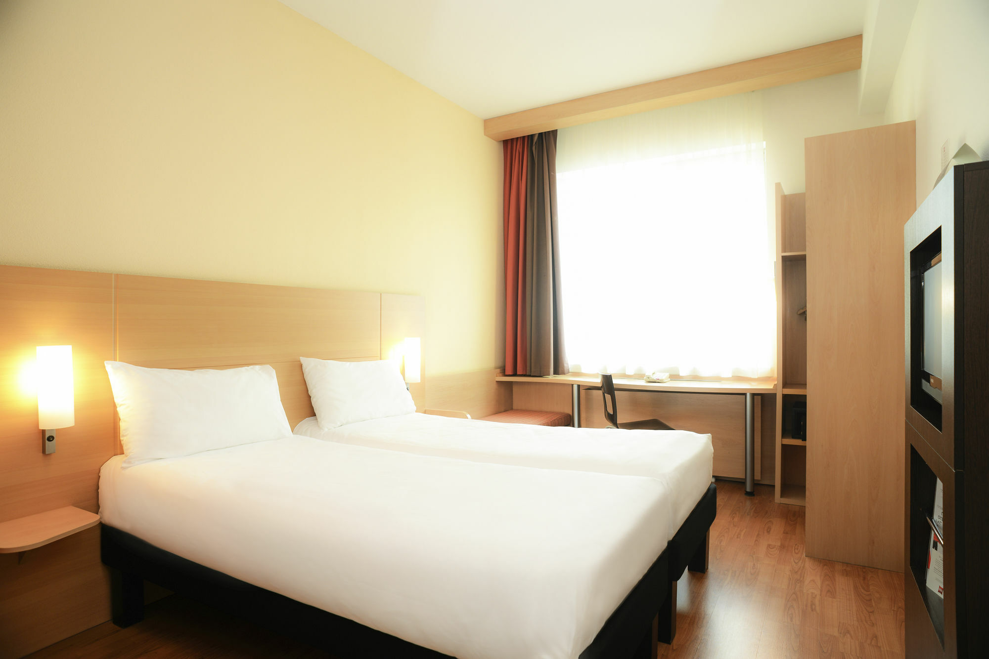 B&B Hotel Les Sables-D'Olonne Centre Gare Bagian luar foto